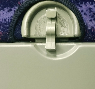 高鐵動車二等座上面的小桌子介紹？